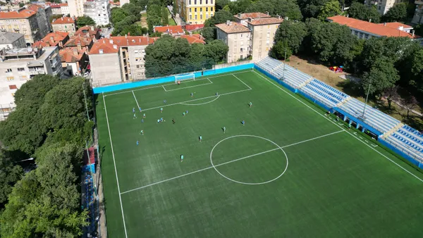 14101-20-fussball-trainingslager-rijeka-hotel-bonavia-kunstrasenplatz-belveder-1