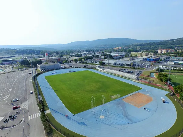 Leichtathletik-Stadion - SOCCATOURS