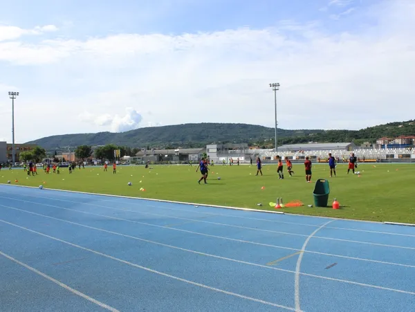 Leichtathletik-Stadion - SOCCATOURS