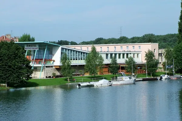 Hotel Amstel Hattyu Fogado - SOCCATOURS