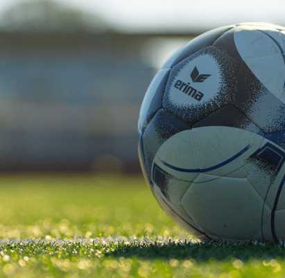 Liegestuhl mit SOCCATOURS Branding