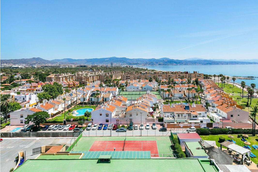 Premium Fußball-Trainingslager in Spanien: neue Hotels in Barcelona, Valencia, Sevilla und an der Küste