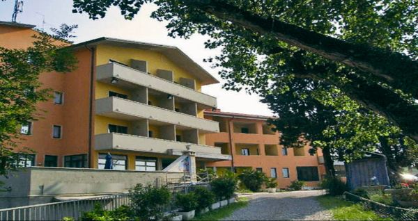 Hotel La Carica***