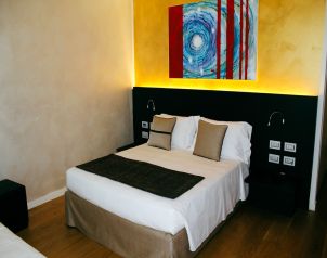 Mod 05 Living Hotel***