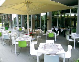 Mod 05 Living Hotel***