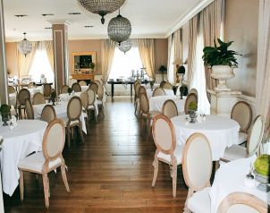 Hotel Touring**** Image three