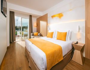 Lazure Hotel Image four