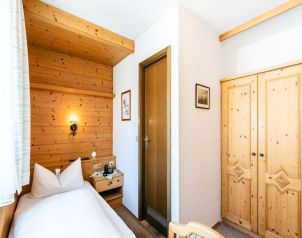 Hotel-Gasthof Zum Dragoner Image three