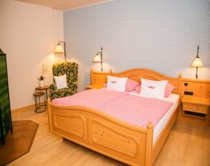 Perbersdorfer Heuriger - Hotel