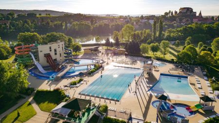 https://www.soccatours.ch/media/catalog/product/cache/da432fc9ee79dfca32e073c2235ab4d7/2/3/23022-32-fussball-trainingslager-ptuj-grand-hotel-primus-terme-ptuj.jpg