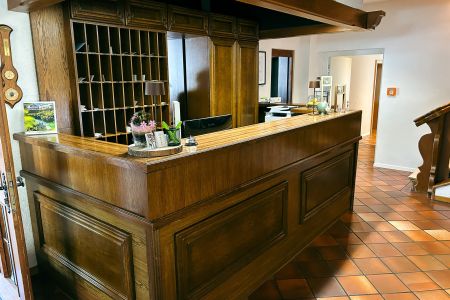 https://www.soccatours.ch/media/catalog/product/cache/da432fc9ee79dfca32e073c2235ab4d7/f/l/flair_hotel_gruener_baum_soccataours_2_.jpg