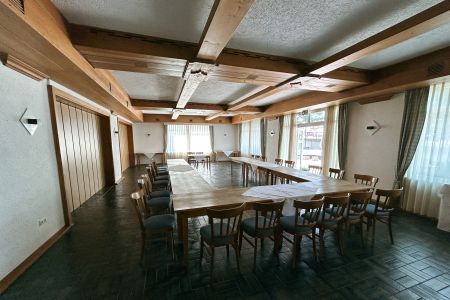 https://www.soccatours.ch/media/catalog/product/cache/da432fc9ee79dfca32e073c2235ab4d7/f/l/flair_hotel_gruener_baum_soccataours_5_.jpg