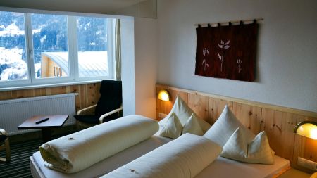 https://www.soccatours.ch/media/catalog/product/cache/da432fc9ee79dfca32e073c2235ab4d7/f/u/fu_balltrainingslager_alpina_resort_soccatours_8_.jpg