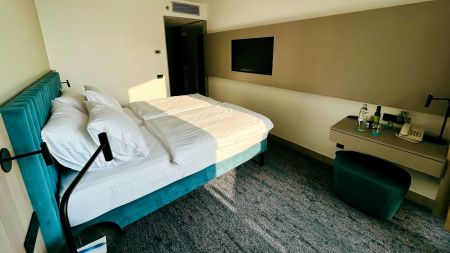 https://www.soccatours.ch/media/catalog/product/cache/da432fc9ee79dfca32e073c2235ab4d7/f/u/fu_balltrainingslager_aminess_maestral_hotel_soccatours_13_.jpg