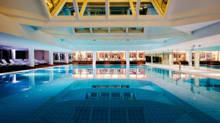 https://www.soccatours.ch/media/catalog/product/cache/da432fc9ee79dfca32e073c2235ab4d7/f/u/fu_balltrainingslager_aminess_maestral_hotel_soccatours_6_.jpg
