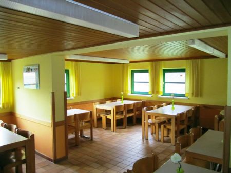 https://www.soccatours.ch/media/catalog/product/cache/da432fc9ee79dfca32e073c2235ab4d7/f/u/fu_balltrainingslager_drosendorf_soccatours.jpg
