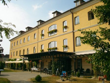 https://www.soccatours.ch/media/catalog/product/cache/da432fc9ee79dfca32e073c2235ab4d7/f/u/fu_balltrainingslager_f_rstenfeld_soccatours.jpg