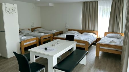 https://www.soccatours.ch/media/catalog/product/cache/da432fc9ee79dfca32e073c2235ab4d7/f/u/fu_balltrainingslager_g_stehaus_ha_loch_soccatours_3_.jpg