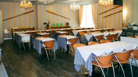 https://www.soccatours.ch/media/catalog/product/cache/da432fc9ee79dfca32e073c2235ab4d7/f/u/fu_balltrainingslager_garda_hotel_soccatours_7_.jpg