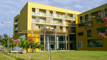 https://www.soccatours.ch/media/catalog/product/cache/da432fc9ee79dfca32e073c2235ab4d7/f/u/fu_balltrainingslager_garden_istral_soccatours.jpg