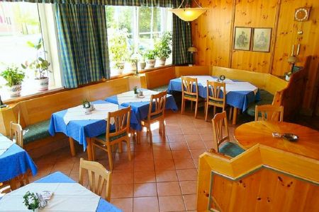 https://www.soccatours.ch/media/catalog/product/cache/da432fc9ee79dfca32e073c2235ab4d7/f/u/fu_balltrainingslager_gasthof_pointwirt_soccatours_3_.jpg
