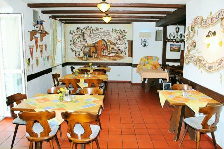https://www.soccatours.ch/media/catalog/product/cache/da432fc9ee79dfca32e073c2235ab4d7/f/u/fu_balltrainingslager_gasthof_soccatours_3_.jpg