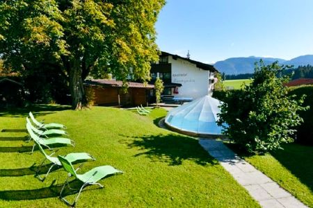 https://www.soccatours.ch/media/catalog/product/cache/da432fc9ee79dfca32e073c2235ab4d7/f/u/fu_balltrainingslager_hotel-gasthof_in_angerberg_soccatours_8_.jpg