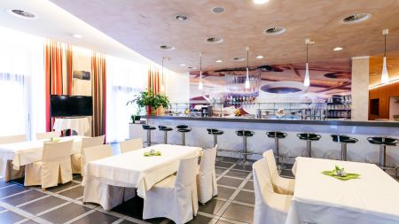 https://www.soccatours.ch/media/catalog/product/cache/da432fc9ee79dfca32e073c2235ab4d7/f/u/fu_balltrainingslager_hotel_bokan_soccatours_4_.jpg