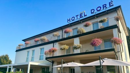 https://www.soccatours.ch/media/catalog/product/cache/da432fc9ee79dfca32e073c2235ab4d7/f/u/fu_balltrainingslager_hotel_dore_soccatours_3_.jpg