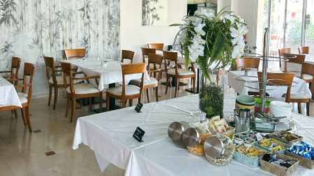 https://www.soccatours.ch/media/catalog/product/cache/da432fc9ee79dfca32e073c2235ab4d7/f/u/fu_balltrainingslager_hotel_dore_soccatours_4_.jpg