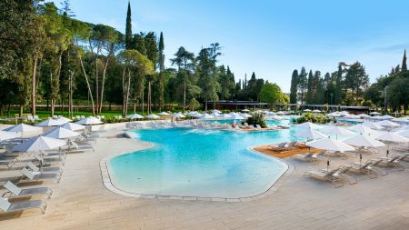https://www.soccatours.ch/media/catalog/product/cache/da432fc9ee79dfca32e073c2235ab4d7/f/u/fu_balltrainingslager_hotel_eden_soccatours_7_.jpg