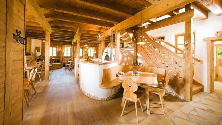 https://www.soccatours.ch/media/catalog/product/cache/da432fc9ee79dfca32e073c2235ab4d7/f/u/fu_balltrainingslager_hotel_fast_soccatours_22_.jpg