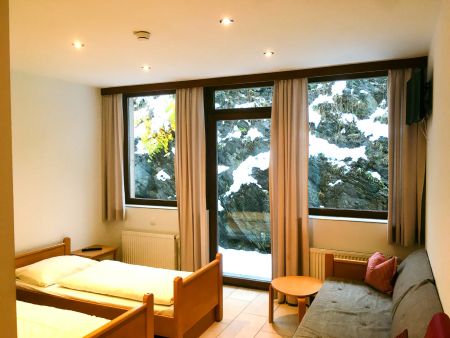 https://www.soccatours.ch/media/catalog/product/cache/da432fc9ee79dfca32e073c2235ab4d7/f/u/fu_balltrainingslager_hotel_josef_soccatours_7__1.jpg