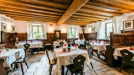 https://www.soccatours.ch/media/catalog/product/cache/da432fc9ee79dfca32e073c2235ab4d7/f/u/fu_balltrainingslager_hotel_lener_soccatours_2_.jpg