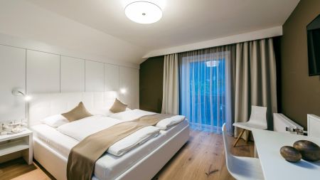 https://www.soccatours.ch/media/catalog/product/cache/da432fc9ee79dfca32e073c2235ab4d7/f/u/fu_balltrainingslager_hotel_lener_soccatours_6_.jpg