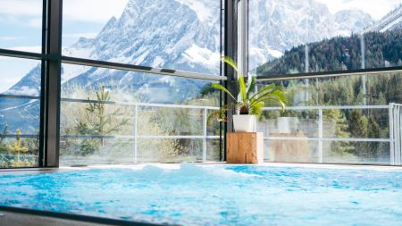 https://www.soccatours.ch/media/catalog/product/cache/da432fc9ee79dfca32e073c2235ab4d7/f/u/fu_balltrainingslager_hotel_mytirol_soccatours_18_.jpg
