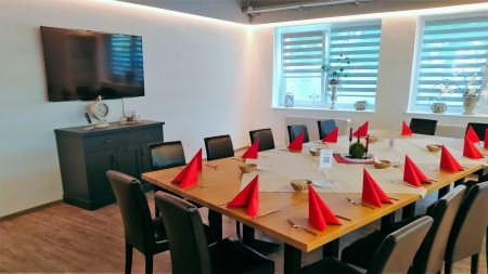 https://www.soccatours.ch/media/catalog/product/cache/da432fc9ee79dfca32e073c2235ab4d7/f/u/fu_balltrainingslager_hotel_stadt_m_hlhausen_soccatours_2_.jpg