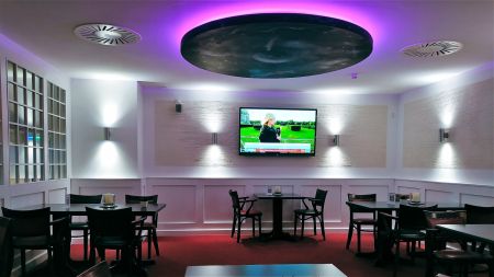 https://www.soccatours.ch/media/catalog/product/cache/da432fc9ee79dfca32e073c2235ab4d7/f/u/fu_balltrainingslager_hotel_stadt_m_hlhausen_soccatours_3_.jpg