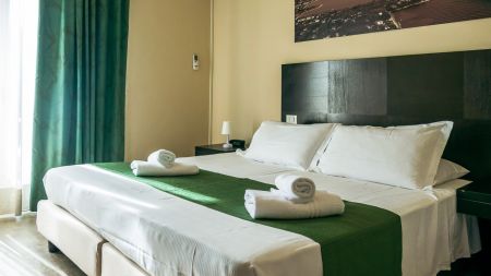 https://www.soccatours.ch/media/catalog/product/cache/da432fc9ee79dfca32e073c2235ab4d7/f/u/fu_balltrainingslager_hotel_venezia_park_soccatours_2_.jpg