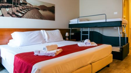 https://www.soccatours.ch/media/catalog/product/cache/da432fc9ee79dfca32e073c2235ab4d7/f/u/fu_balltrainingslager_hotel_venezia_park_soccatours_6_.jpg