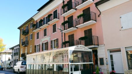 https://www.soccatours.ch/media/catalog/product/cache/da432fc9ee79dfca32e073c2235ab4d7/f/u/fu_balltrainingslager_hotel_zeni_soccatours_5_.jpg