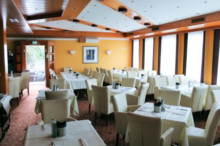 https://www.soccatours.ch/media/catalog/product/cache/da432fc9ee79dfca32e073c2235ab4d7/f/u/fu_balltrainingslager_klagenfurt_soccatours_3_.jpg