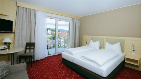 https://www.soccatours.ch/media/catalog/product/cache/da432fc9ee79dfca32e073c2235ab4d7/f/u/fu_balltrainingslager_kutscherwirt_soccatours_5_.jpg
