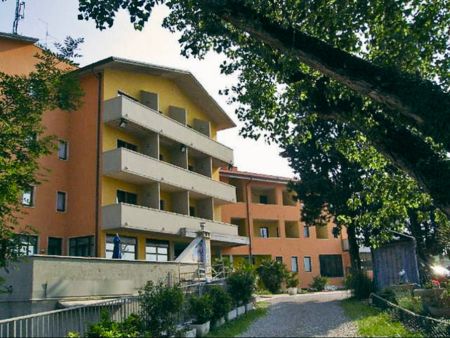 https://www.soccatours.ch/media/catalog/product/cache/da432fc9ee79dfca32e073c2235ab4d7/f/u/fu_balltrainingslager_la_carica_soccatours_2_.jpg