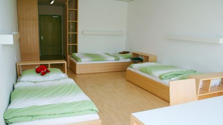 https://www.soccatours.ch/media/catalog/product/cache/da432fc9ee79dfca32e073c2235ab4d7/f/u/fu_balltrainingslager_lehrlingshaus_5_.jpg