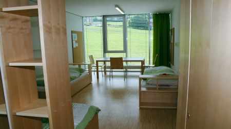 https://www.soccatours.ch/media/catalog/product/cache/da432fc9ee79dfca32e073c2235ab4d7/f/u/fu_balltrainingslager_lehrlingshaus_7_.jpg