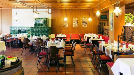 https://www.soccatours.ch/media/catalog/product/cache/da432fc9ee79dfca32e073c2235ab4d7/f/u/fu_balltrainingslager_mercure_hotel_soccatours_2_.jpg