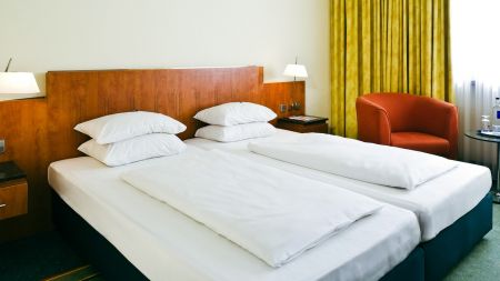 https://www.soccatours.ch/media/catalog/product/cache/da432fc9ee79dfca32e073c2235ab4d7/f/u/fu_balltrainingslager_mercure_hotel_soccatours_7_.jpg