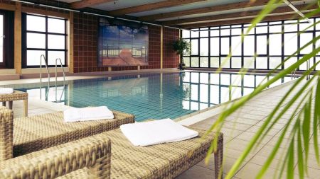 https://www.soccatours.ch/media/catalog/product/cache/da432fc9ee79dfca32e073c2235ab4d7/f/u/fu_balltrainingslager_mercure_hotel_soccatours_8_.jpg