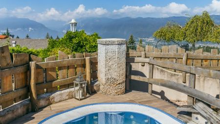 https://www.soccatours.ch/media/catalog/product/cache/da432fc9ee79dfca32e073c2235ab4d7/f/u/fu_balltrainingslager_miraval_soccatours_4_.jpg